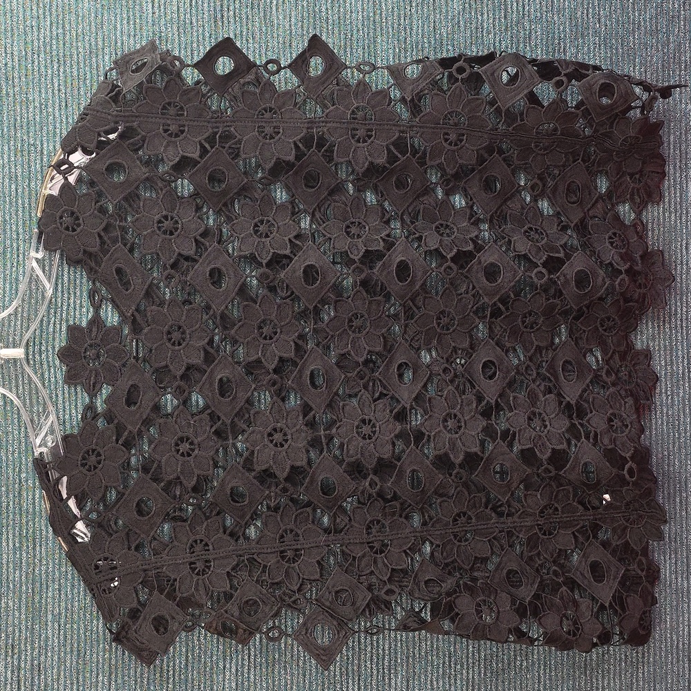 Crochet Cut Out Floral Lace Vest/ Cover Up Top - Picture 3 of 13